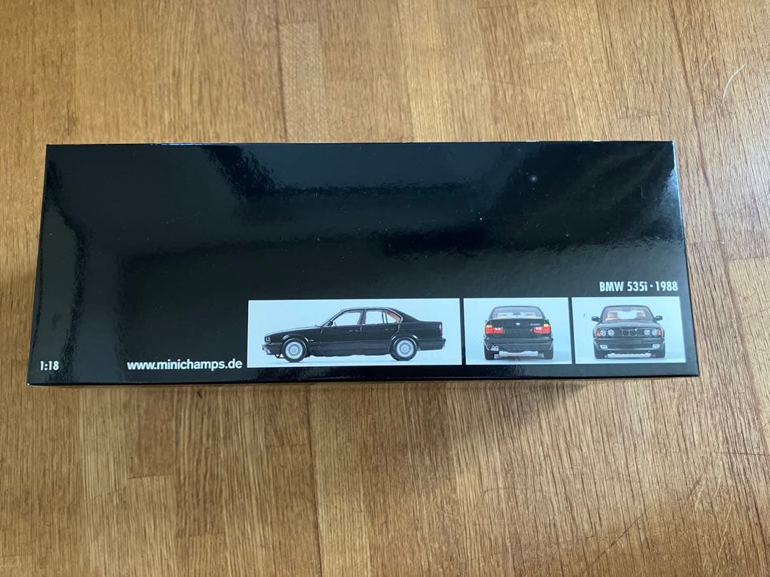 未開封品 MINICHAMPS 1/18  535i 1988 black