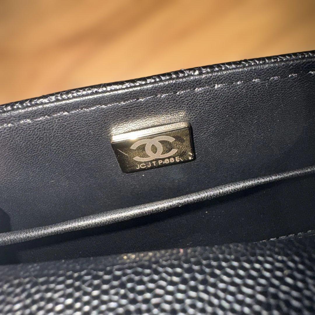 CHANEL シャネル　ノベルティ　チェーンショルダーバッグ　キャビアスキン