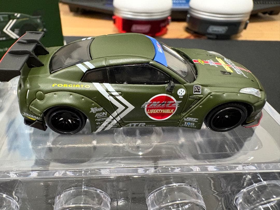 MINI GT LBWK Zero Fighter GT-R R35 香港限定
