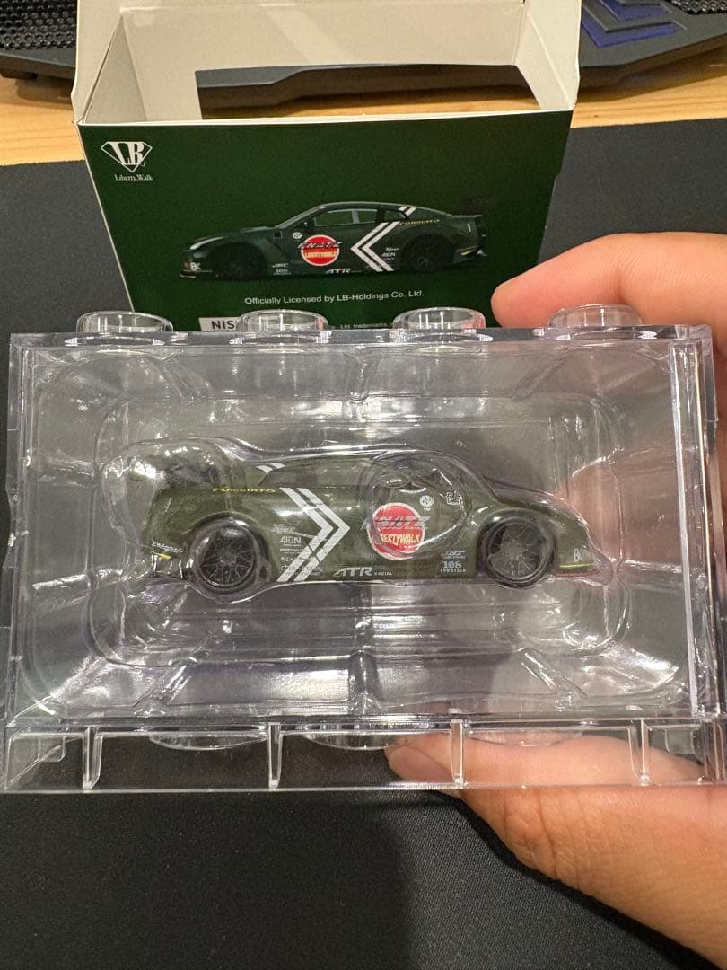 MINI GT LBWK Zero Fighter GT-R R35 香港限定