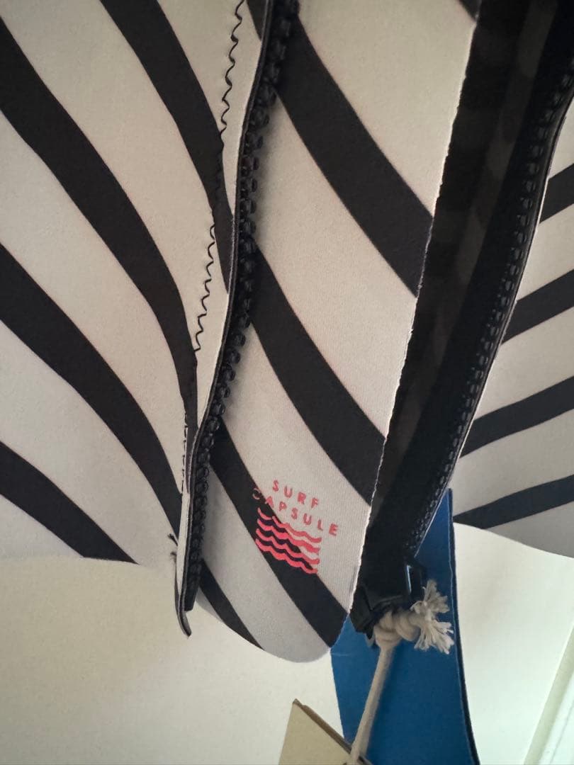 新品タグ付きBILLABONGラッシュガード タッパーマルチカラー L ビラボン