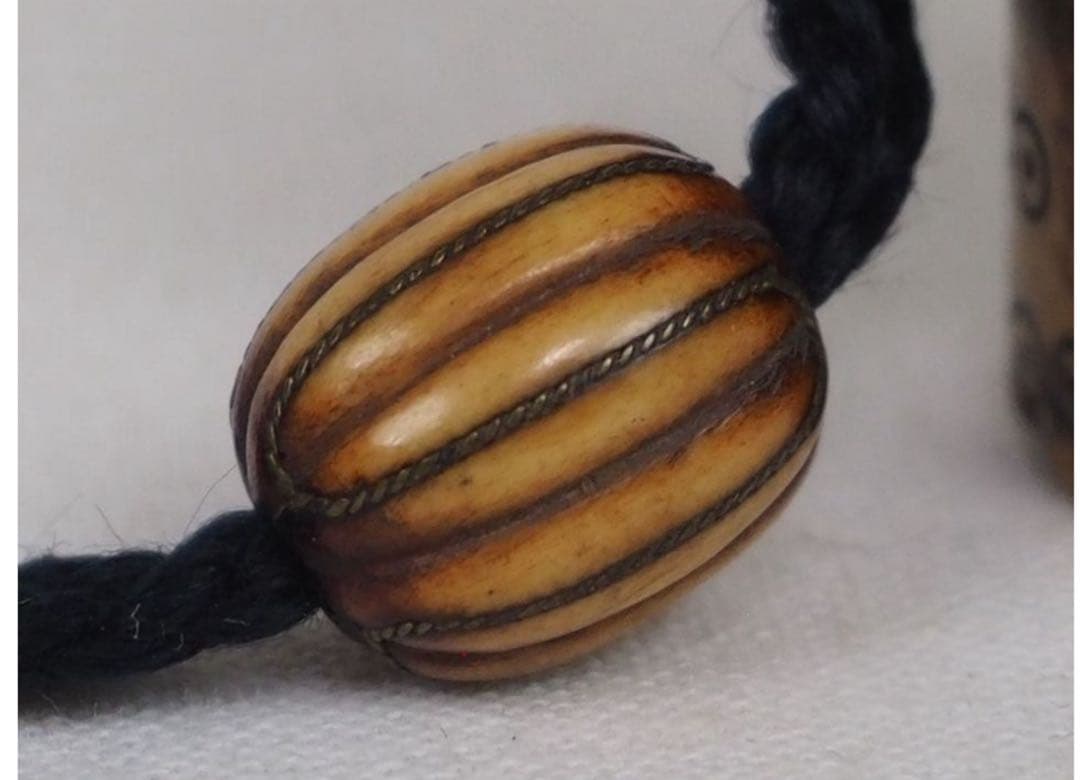 送料無料　江戸時代　提げ物　緒締め玉根付　検/根付印籠翡翠珊瑚琥珀印籠煙草入煙管