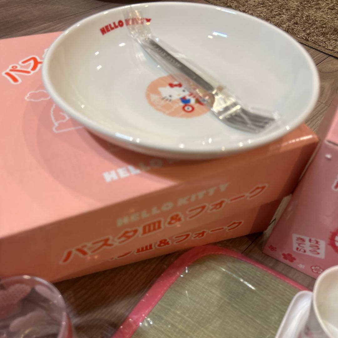 ハローキティ 食器 まとめ売り 10点以上 未使用 コップ 皿 ボウル セット