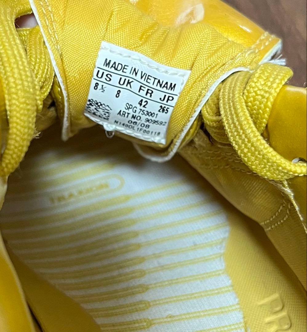 adidas プレデター イエロー