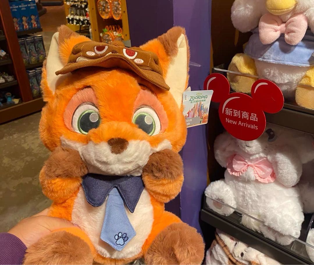 上海ディズニー 小さい旅人　ズートピア ニックぬいぐるみ
