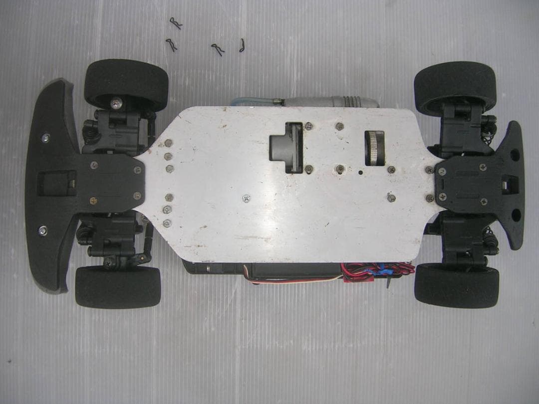 すぐ遊べる調整済。電動では味わえない快感！エンジンカー入門タミヤ TG10Mk1