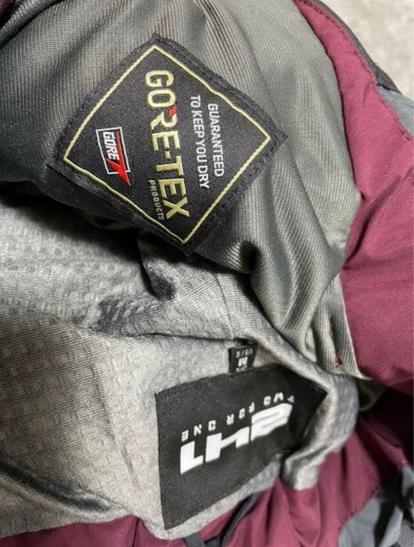 241 スノーボードウエア 上下セット GORETEX