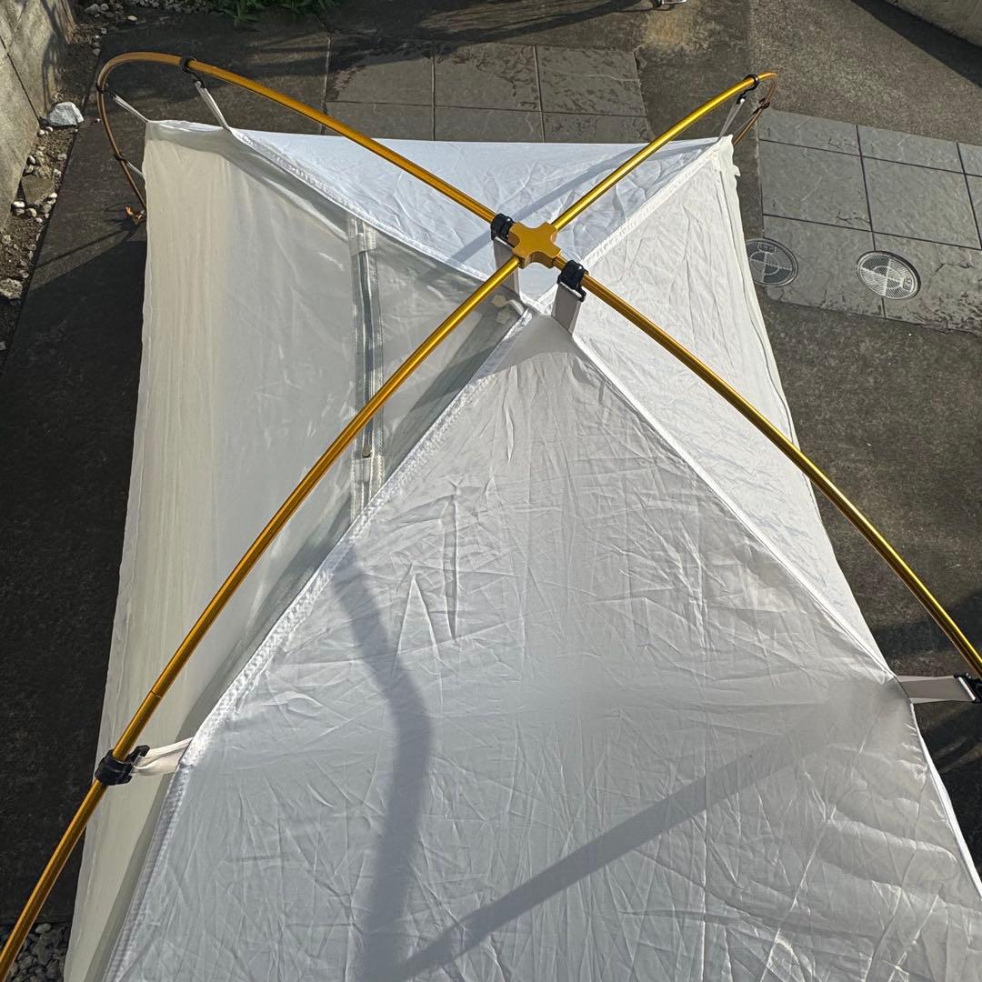 人気モンベル　クロノスドーム2 山岳テント　オレンジ　軽量コンパクト