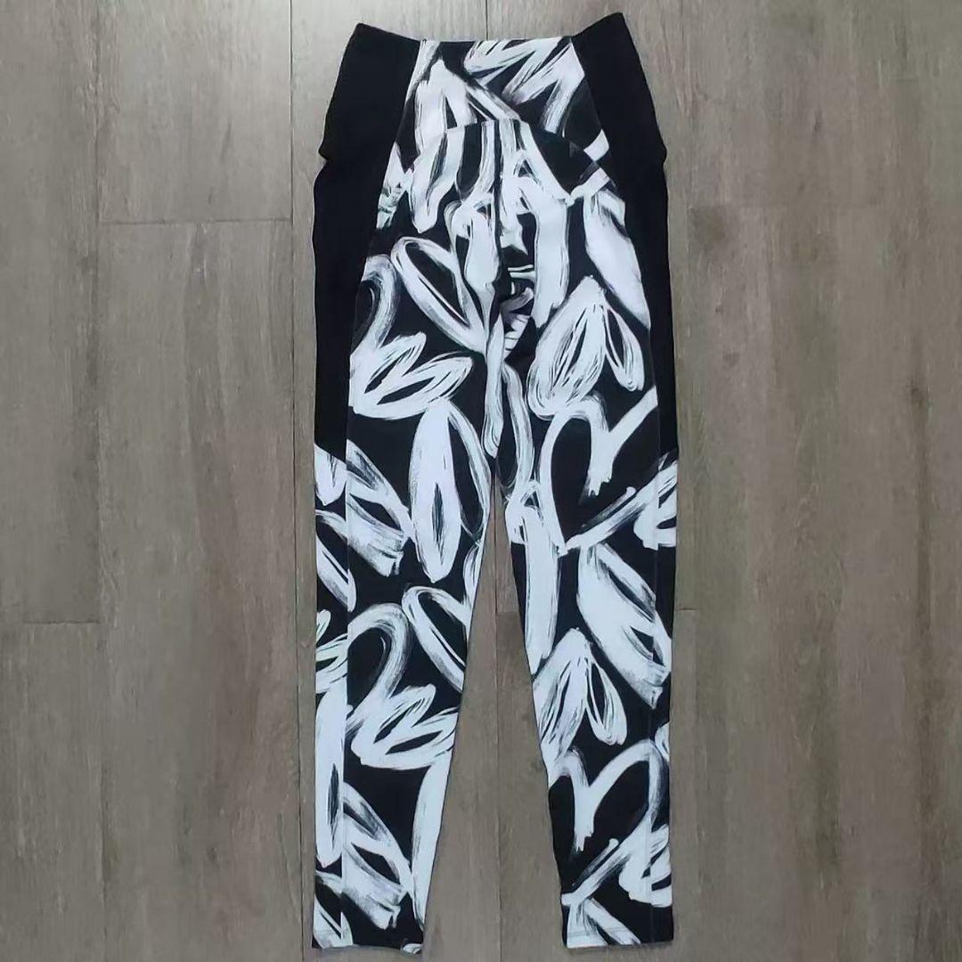 新品未使用【SUKALA】ハートプリントサイドギャザーレギンスｍ