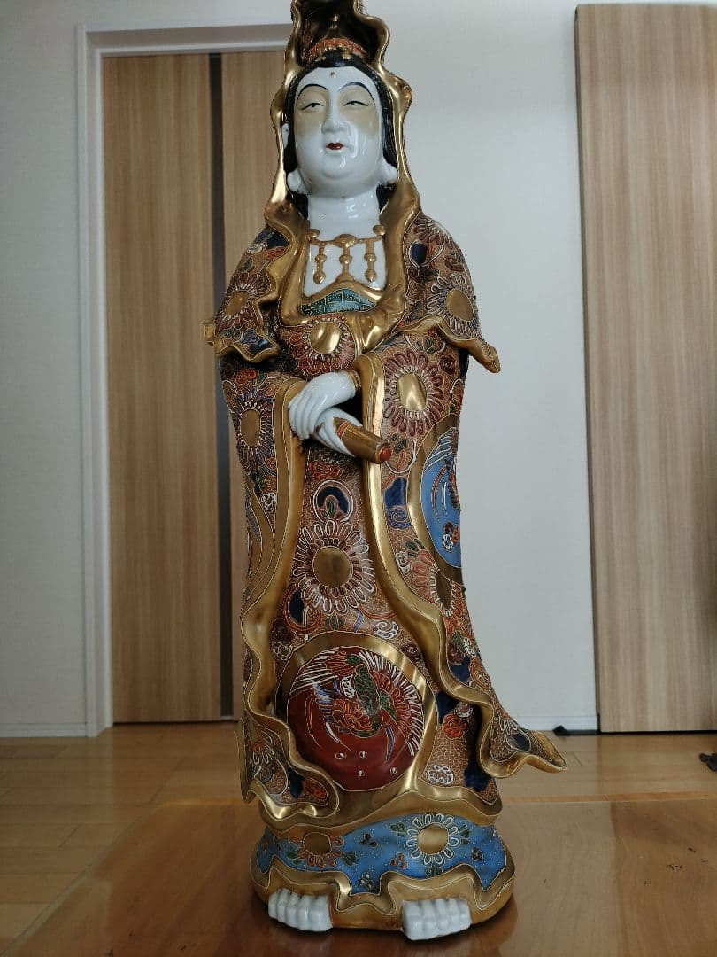 【美品】九谷焼　八幡窯　大　色絵金彩観音菩薩像　置物　高さ76㎝