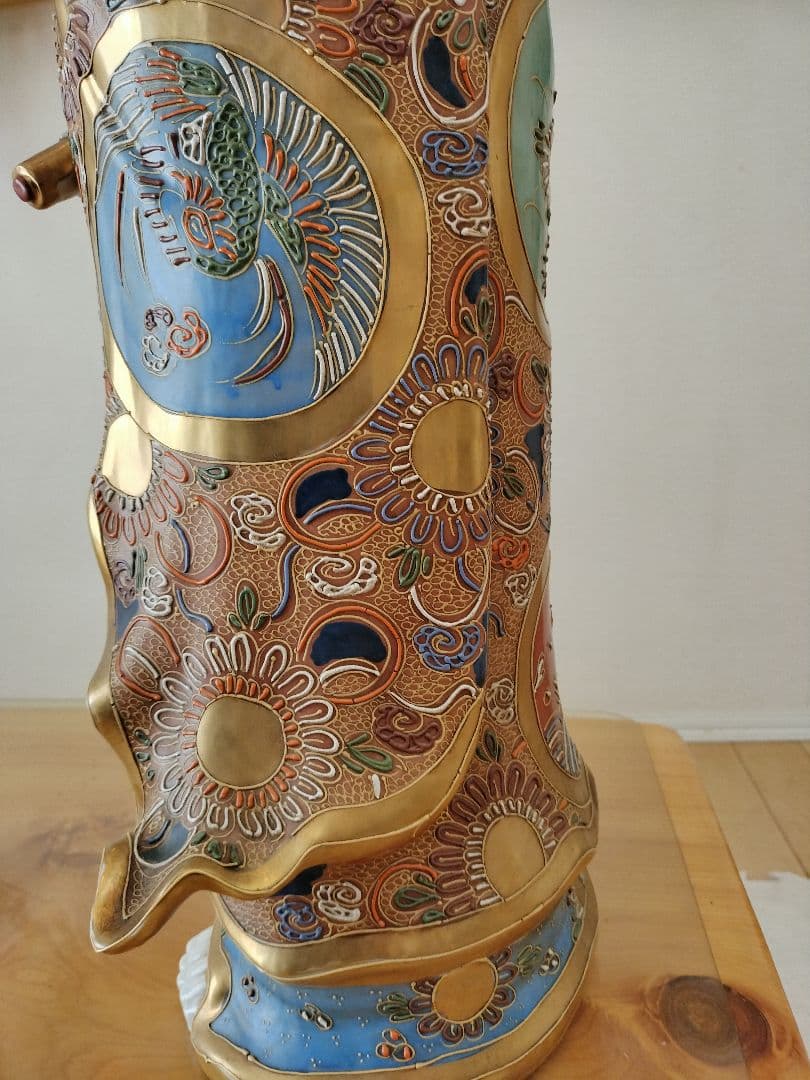 【美品】九谷焼　八幡窯　大　色絵金彩観音菩薩像　置物　高さ76㎝