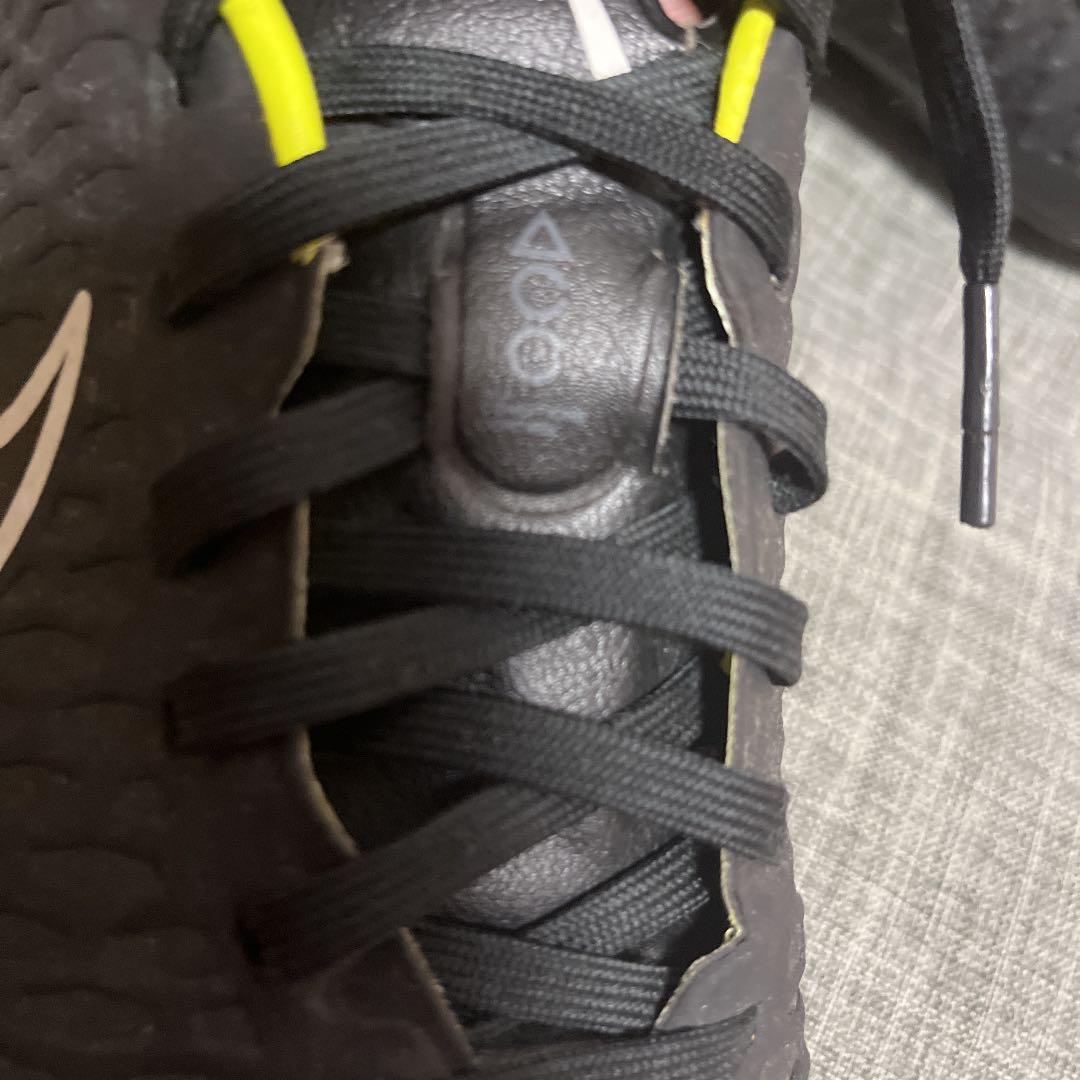 サッカースパイク　ナイキ　マジスタ　オーパス