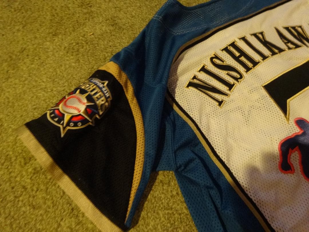 西川遥輝　2017盗塁王　記念ユニフォーム　直筆サイン入り　ヤクルトスワローズ