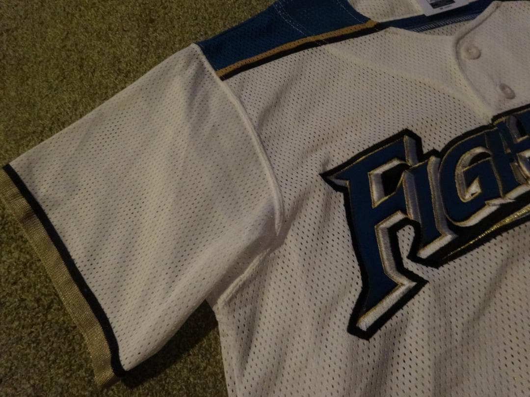 西川遥輝　2017盗塁王　記念ユニフォーム　直筆サイン入り　ヤクルトスワローズ