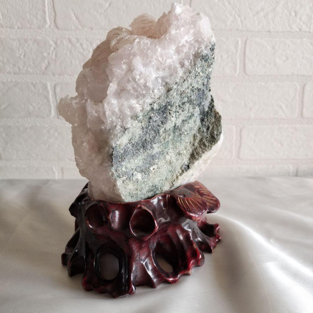 ピンクカルサイト クラスター　台座付き