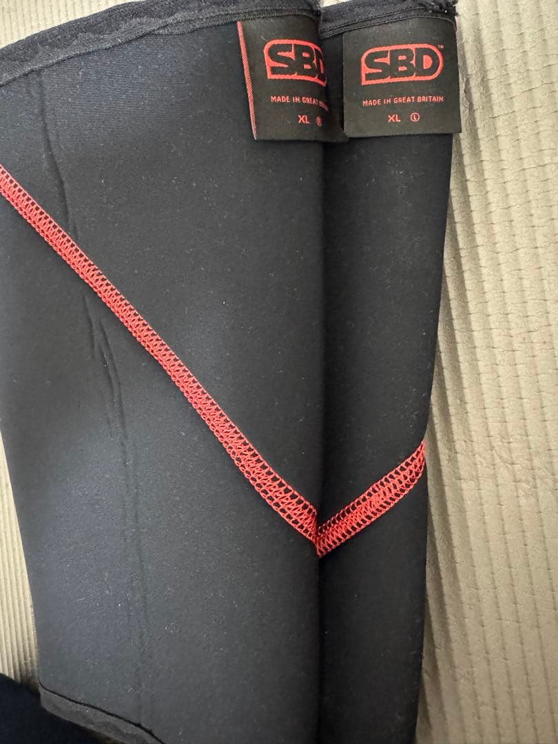 SBD ニースリーブ XLブラック/レッド