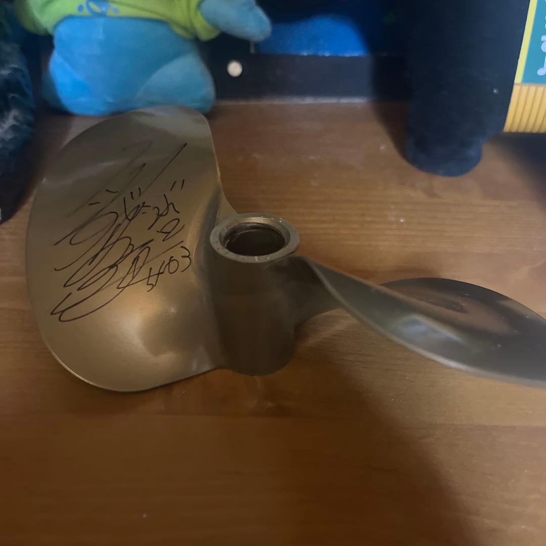 サイン入りプロペラレプリカ 清水愛海選手直筆サイン入り