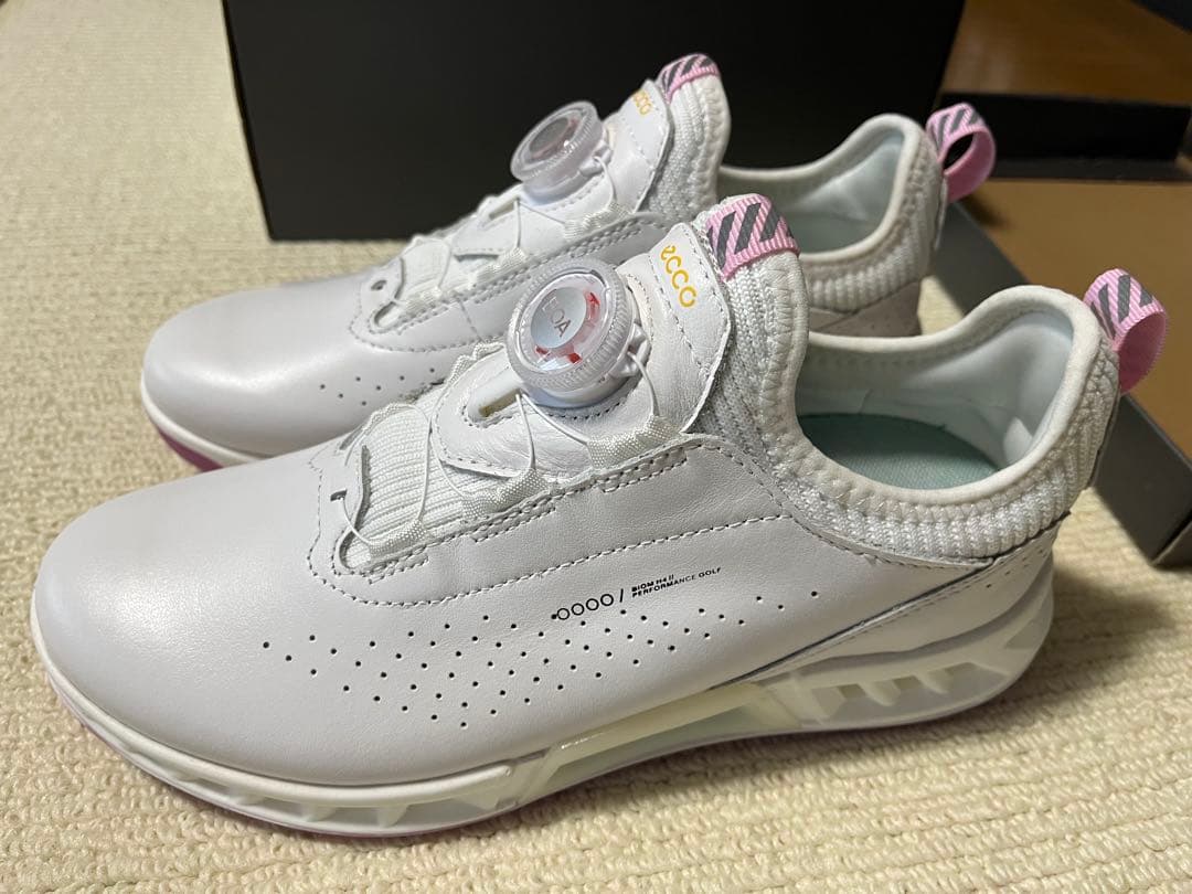 「断捨離SALE中‼️」‼️ecco ゴルフシューズ BOAシステム ホワイト