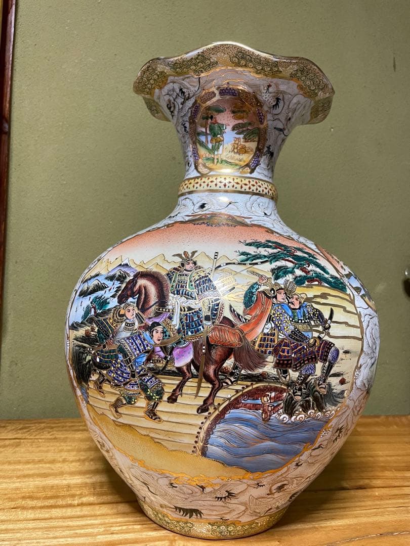 多色陶器花瓶 馬と武士のデザイン