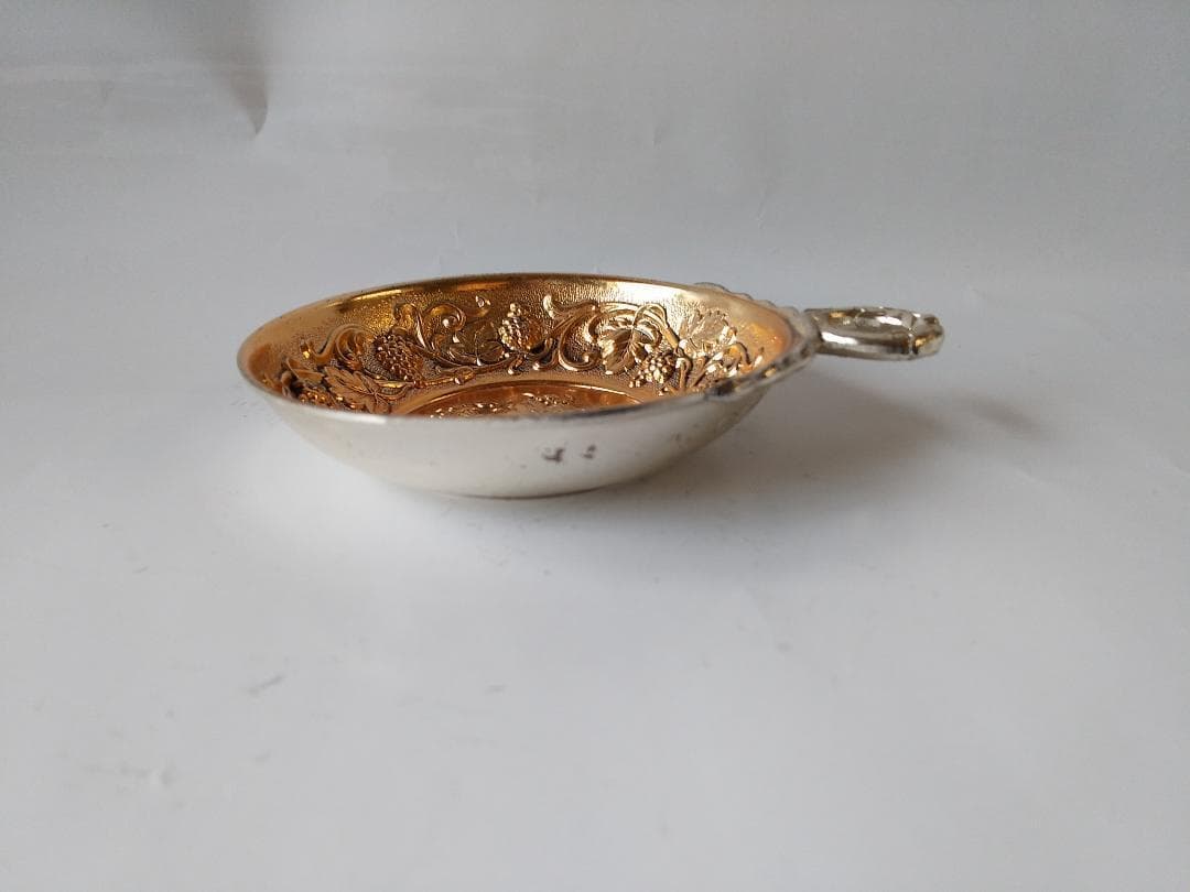 ワインテイスター ゴールドウォッシュ シルバープレート 英国製 です。B