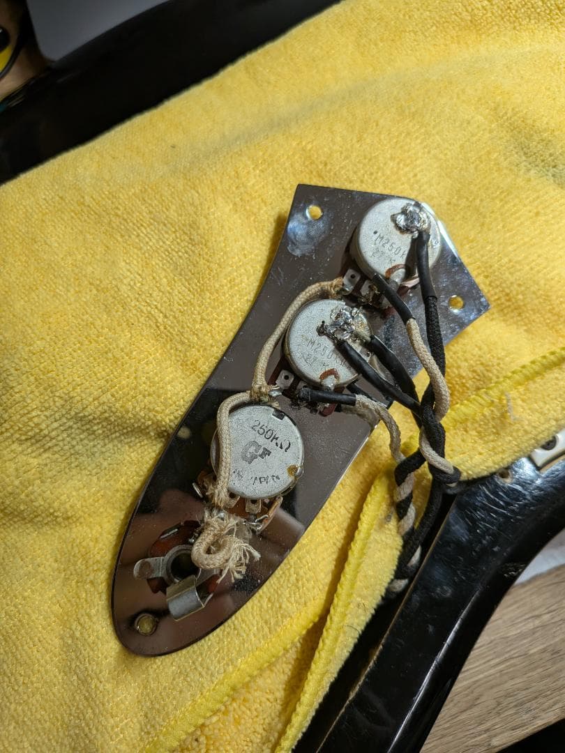 1982年Fender JV JB62-75 Jazz Bass フレットレス