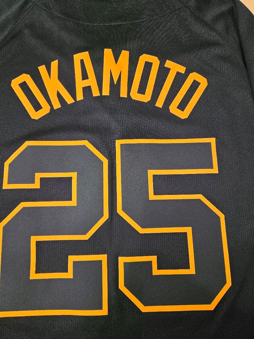 読売ジャイアンツ　岡本和真 2025モデルユニフォームNIKE Lサイズ