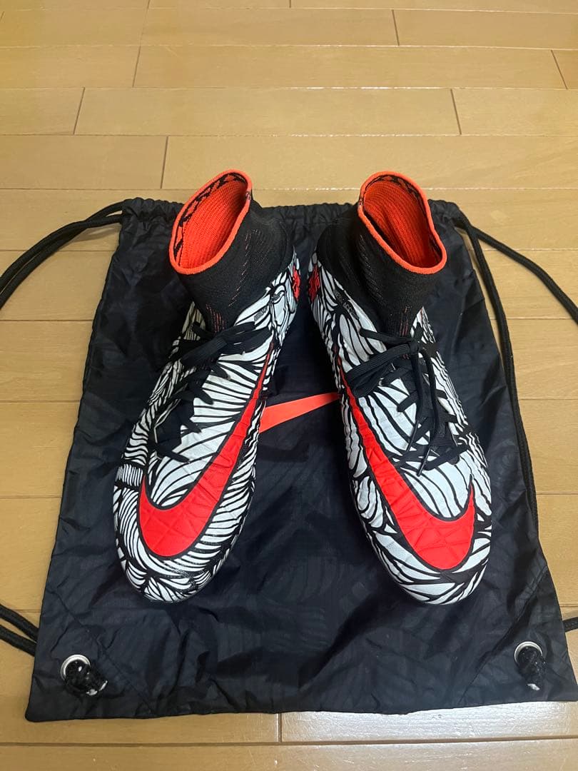 NIKEハイパーヴェノムファントム ll NJR FG