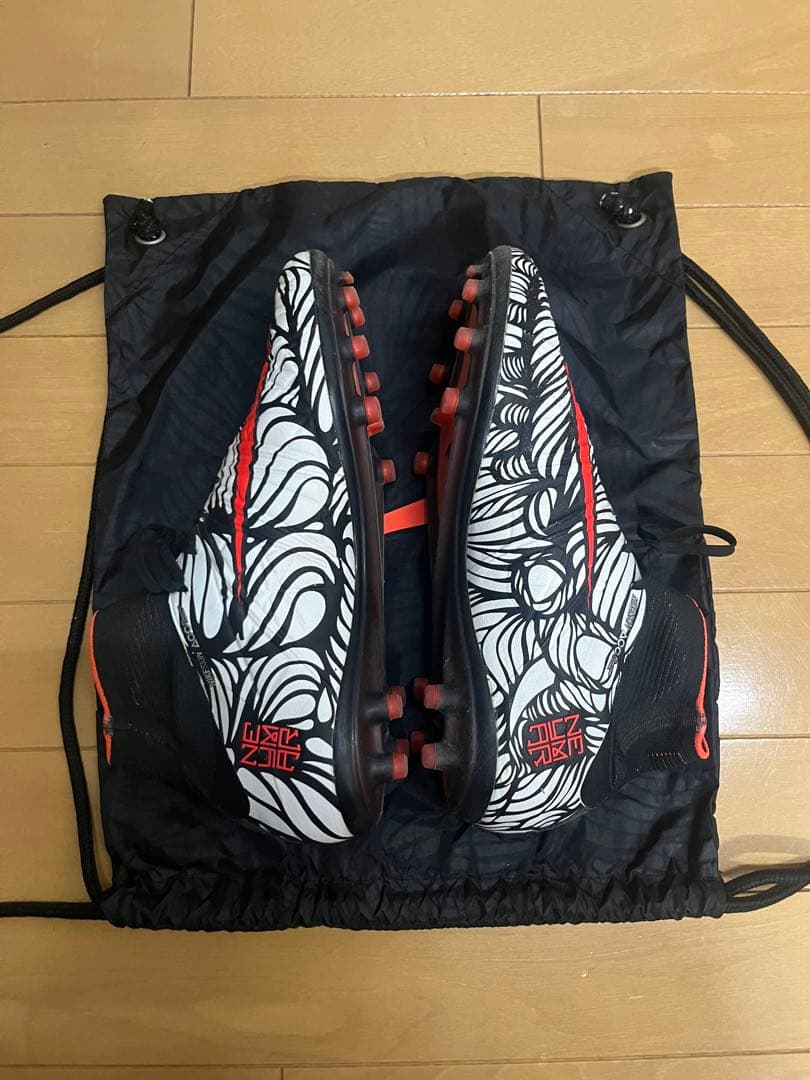 NIKEハイパーヴェノムファントム ll NJR FG