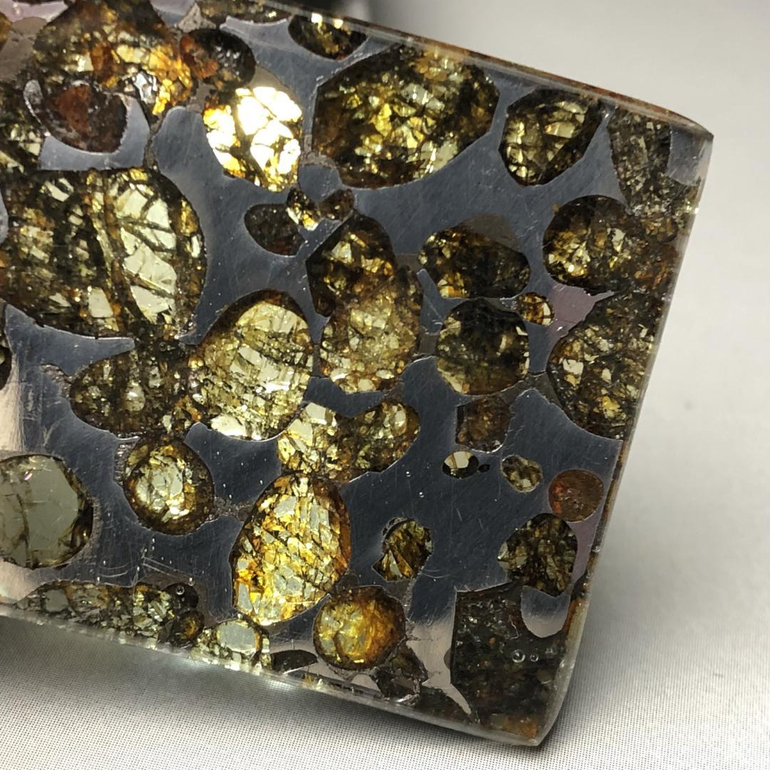 R*y様 パラサイト隕石 隕石　石鉄隕石　セリコ隕石 美品　重さ約7ｇ　ケース付