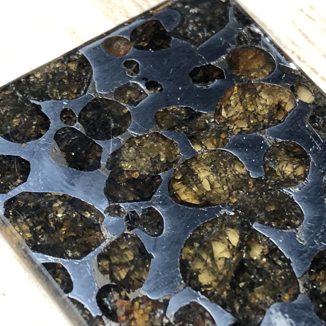 R*y様 パラサイト隕石 隕石　石鉄隕石　セリコ隕石 美品　重さ約7ｇ　ケース付