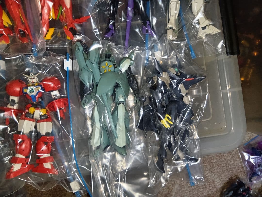 HGガンプラAGE、鉄血、ビルド、ブレイカー他色々完成品ジャンク