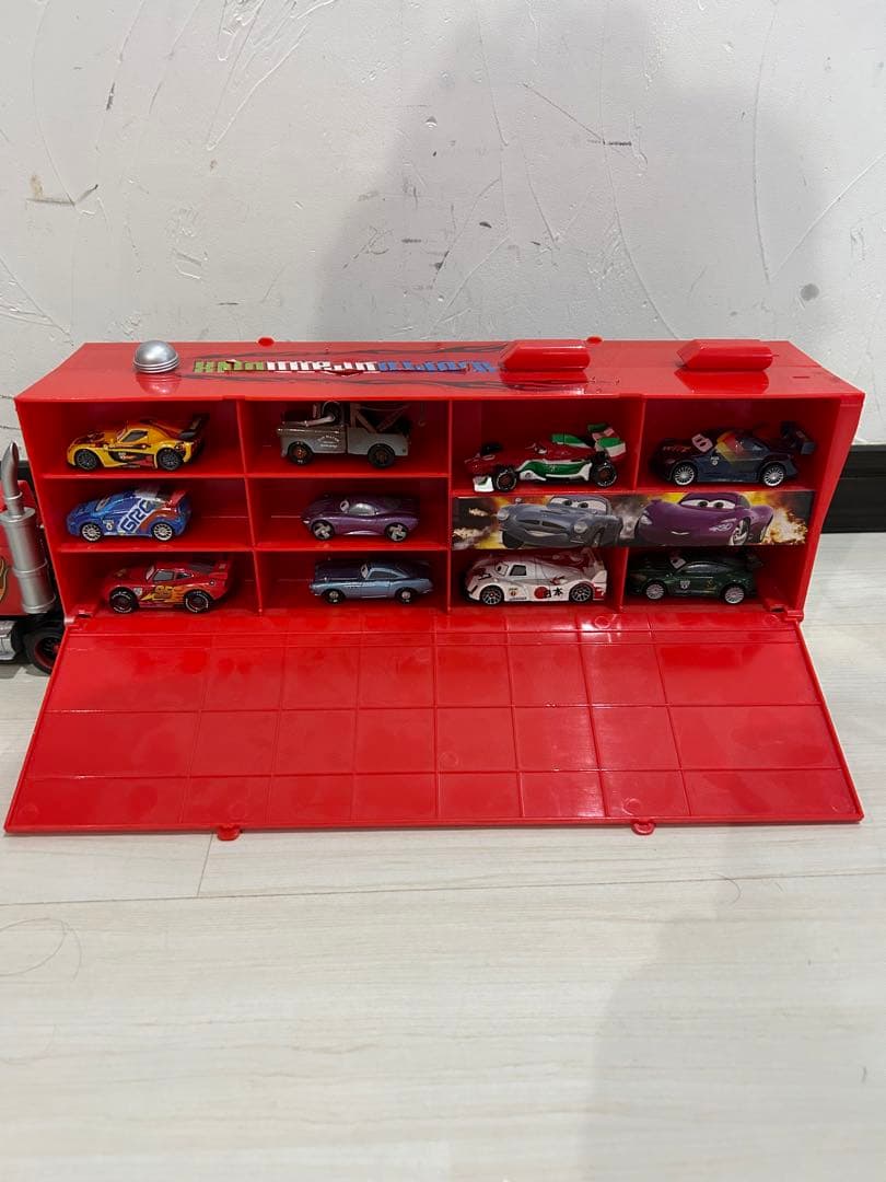 マックトレーラー＆カーズ ミニカー10台セット　ディズニーストア限定