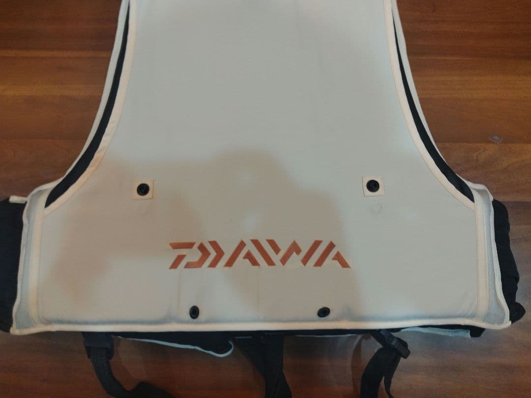 DAIWA ダイワ フローティング ベスト ジャケット 2012年製 ホワイト