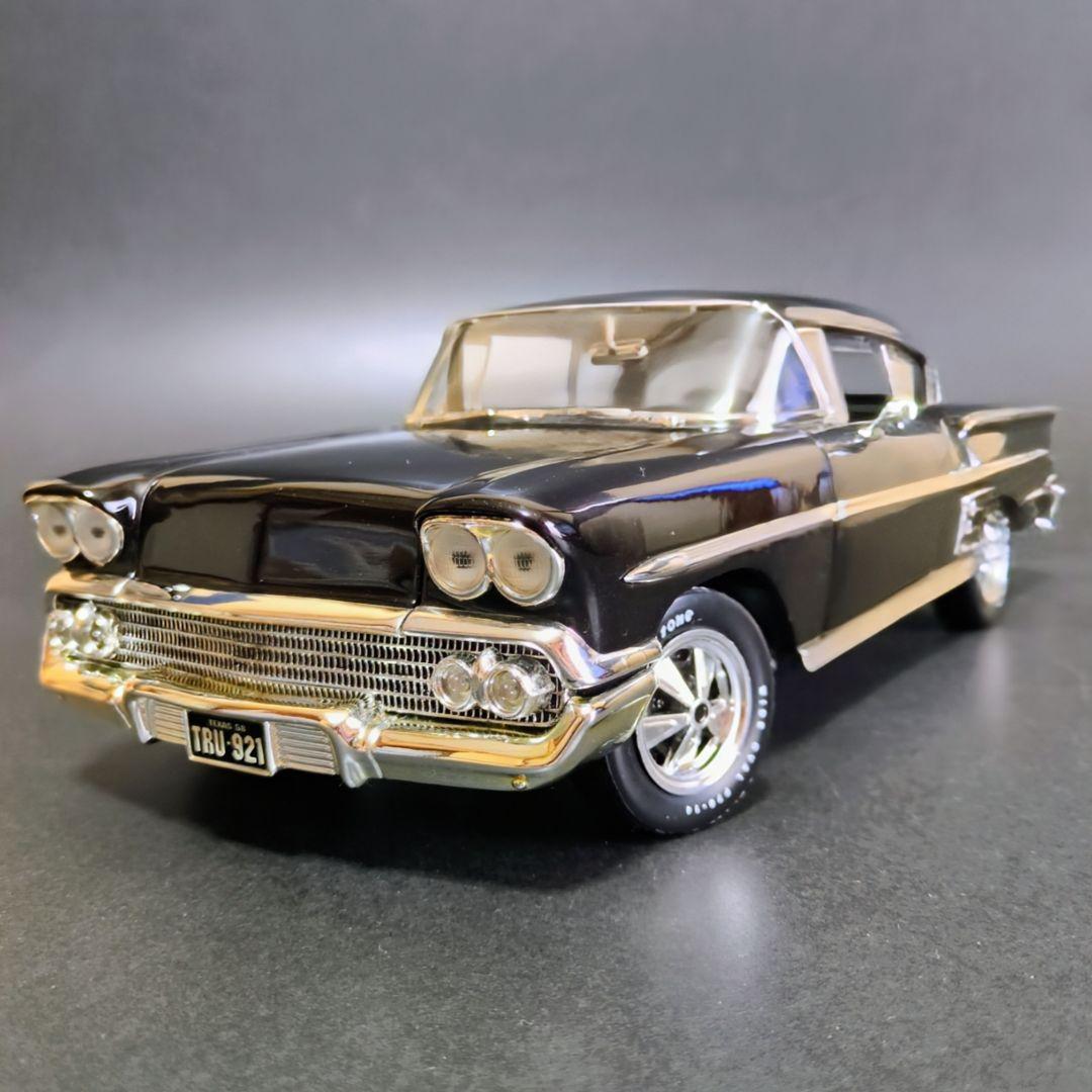 1/18ミニカー　CHEVY　 58’IMPARA