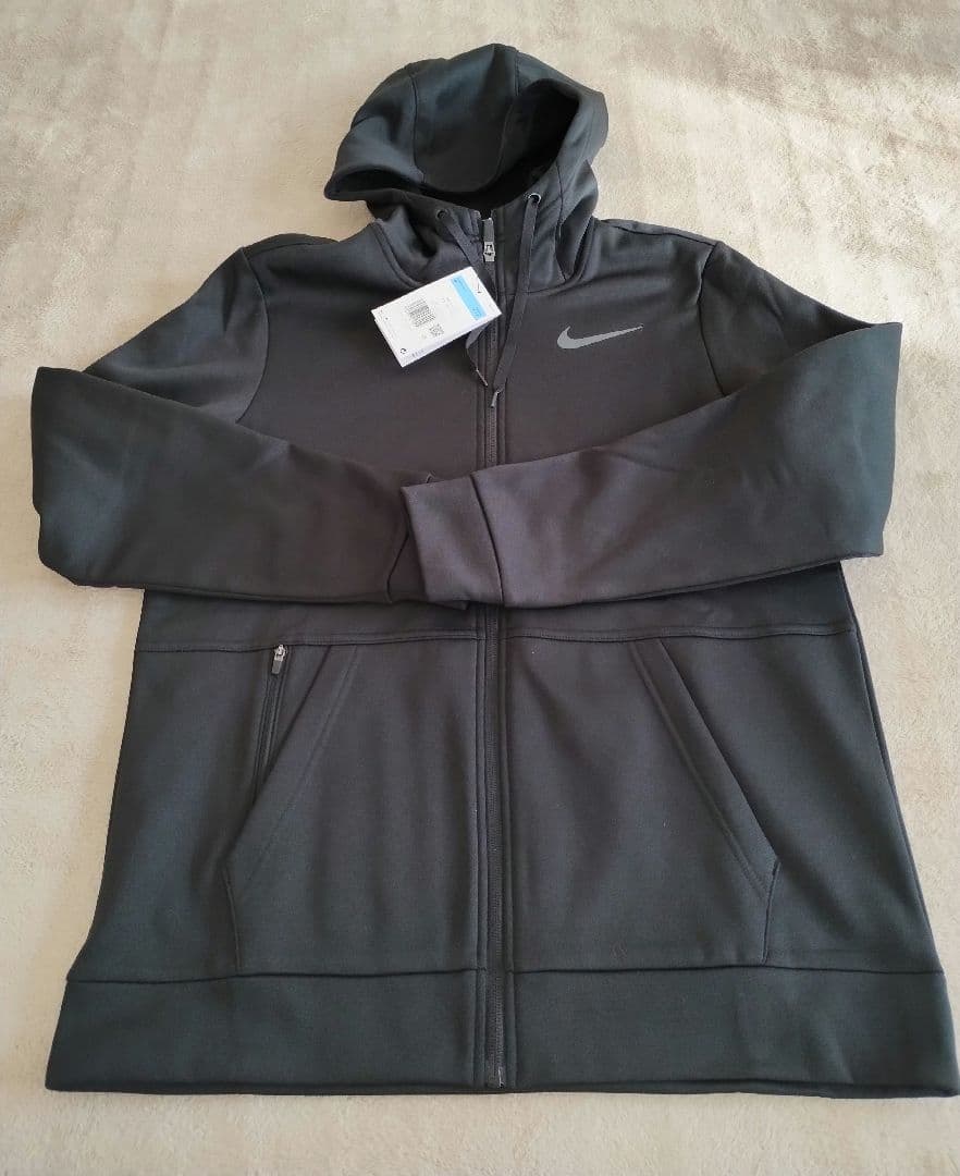 Nike ブラックジャージ上下セット　タグ付、新品