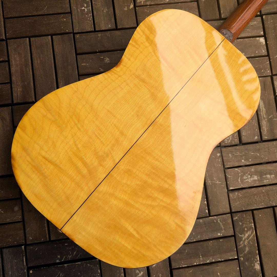 なんかカッコいいアコギ！KAWAI 虎目 1960年代！