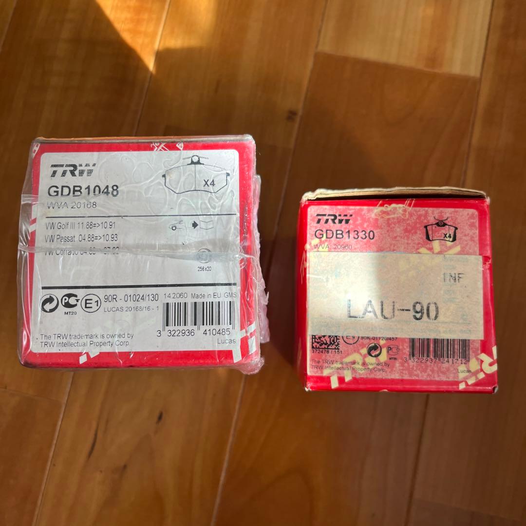 ルポGTI TRWブレーキパッドGDB1048 GDB1330