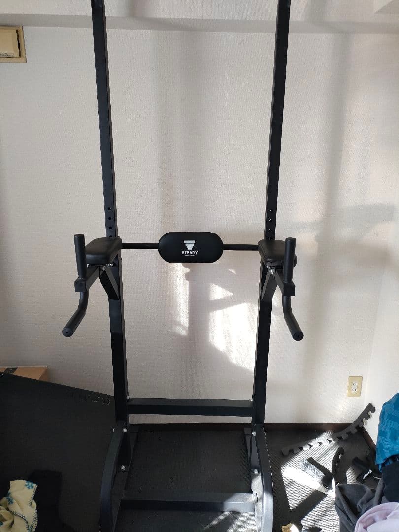STEADY懸垂マシン　チンニング　ぶら下がり健康機耐荷重150kg　送料込み