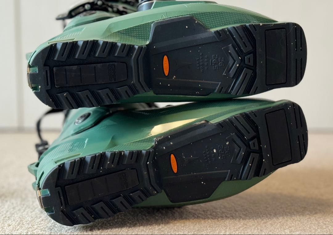 25-26ATOMIC HAWX ULTRA XTD 120BOAスキーブーツ