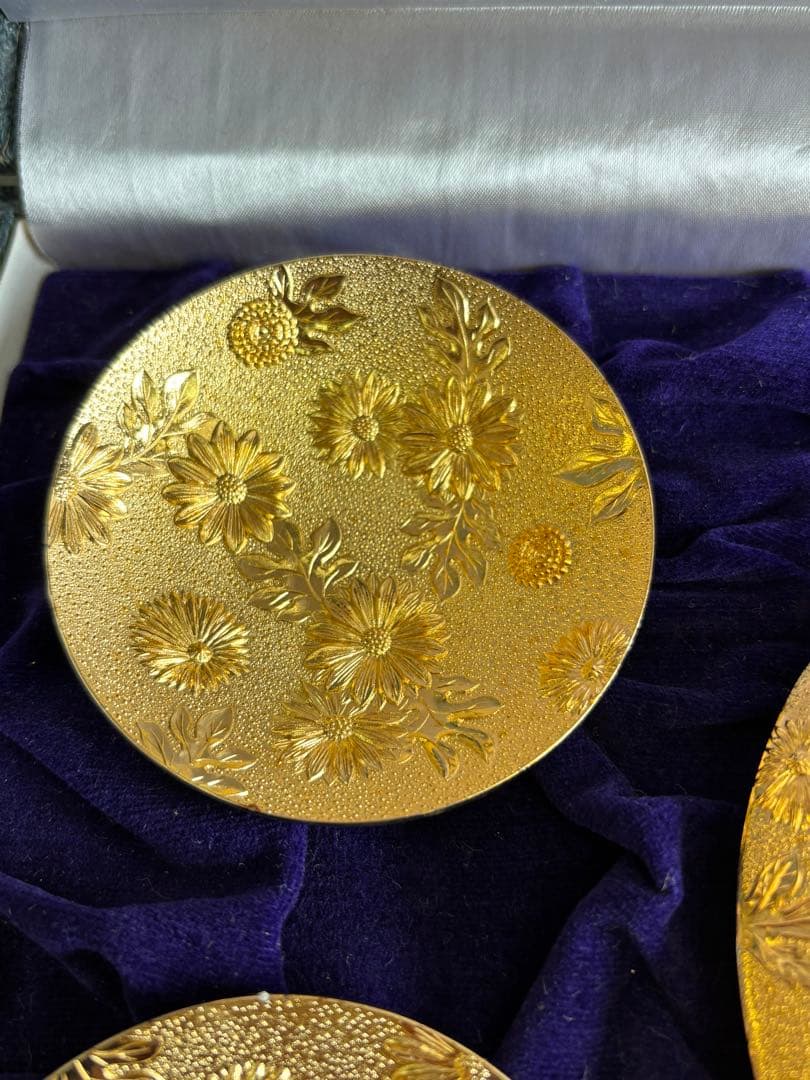 24KGP 金杯セット　日本製　宝来　縁起物　菊柄　急須　金杯　箱付き