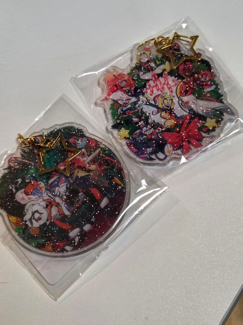 ハズビンホテル　クリスマスアクリルキーホルダー2点セット