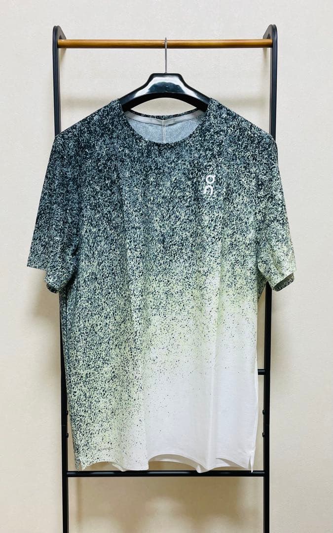 ウェア On Men's Court-T Fade Mineral | White