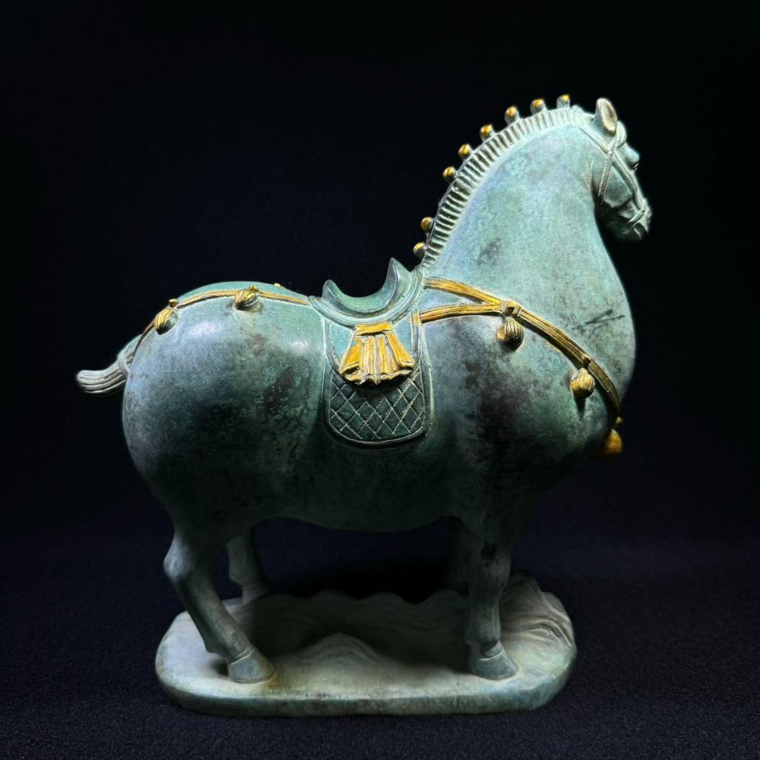 細工銅製 馬造像高彫 開運置物 上質 高さ約26cm