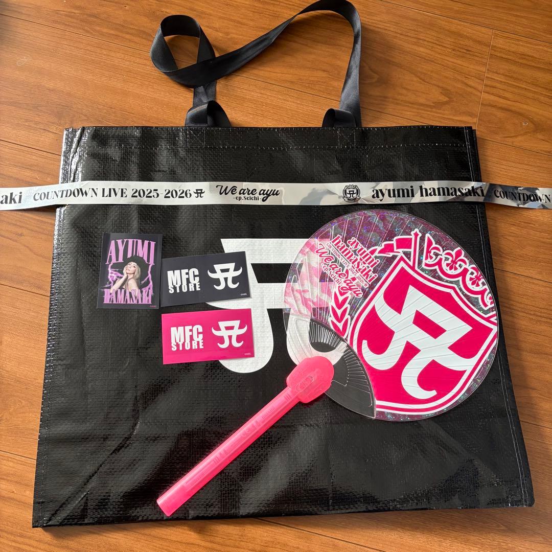 浜崎あゆみ MFC ノベルティ　ショッパー ステッカー　銀テープ　うちわ　限定