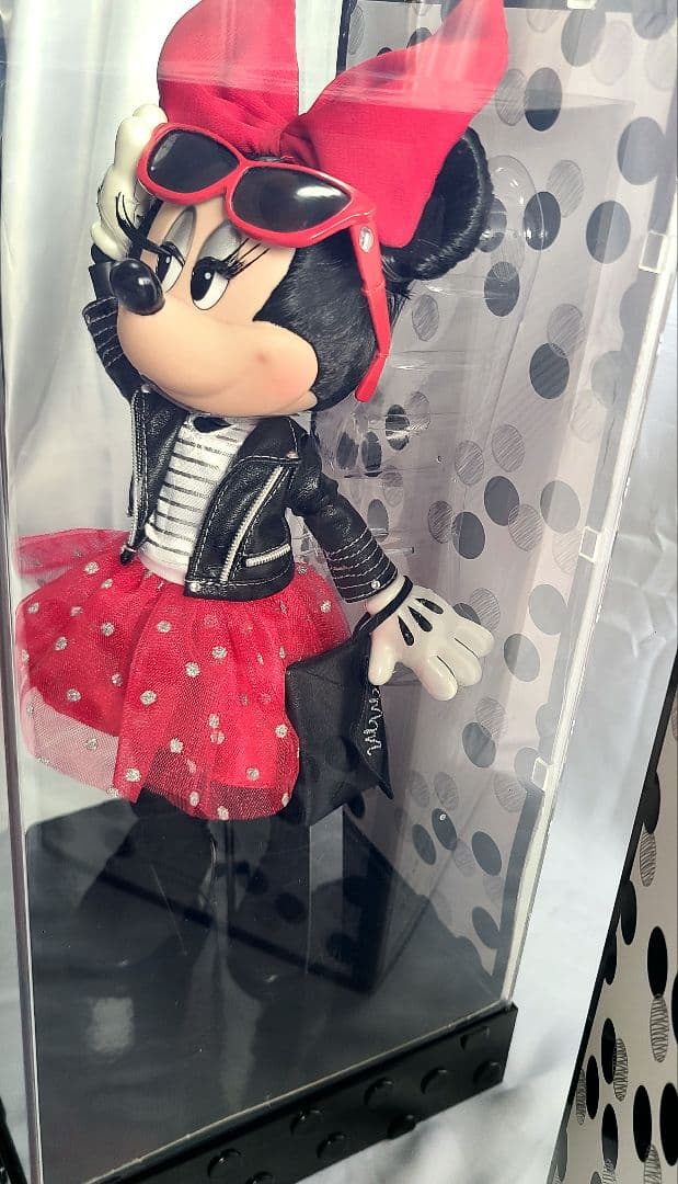 ミニーシグネチャードール Minnie Mouse Signature