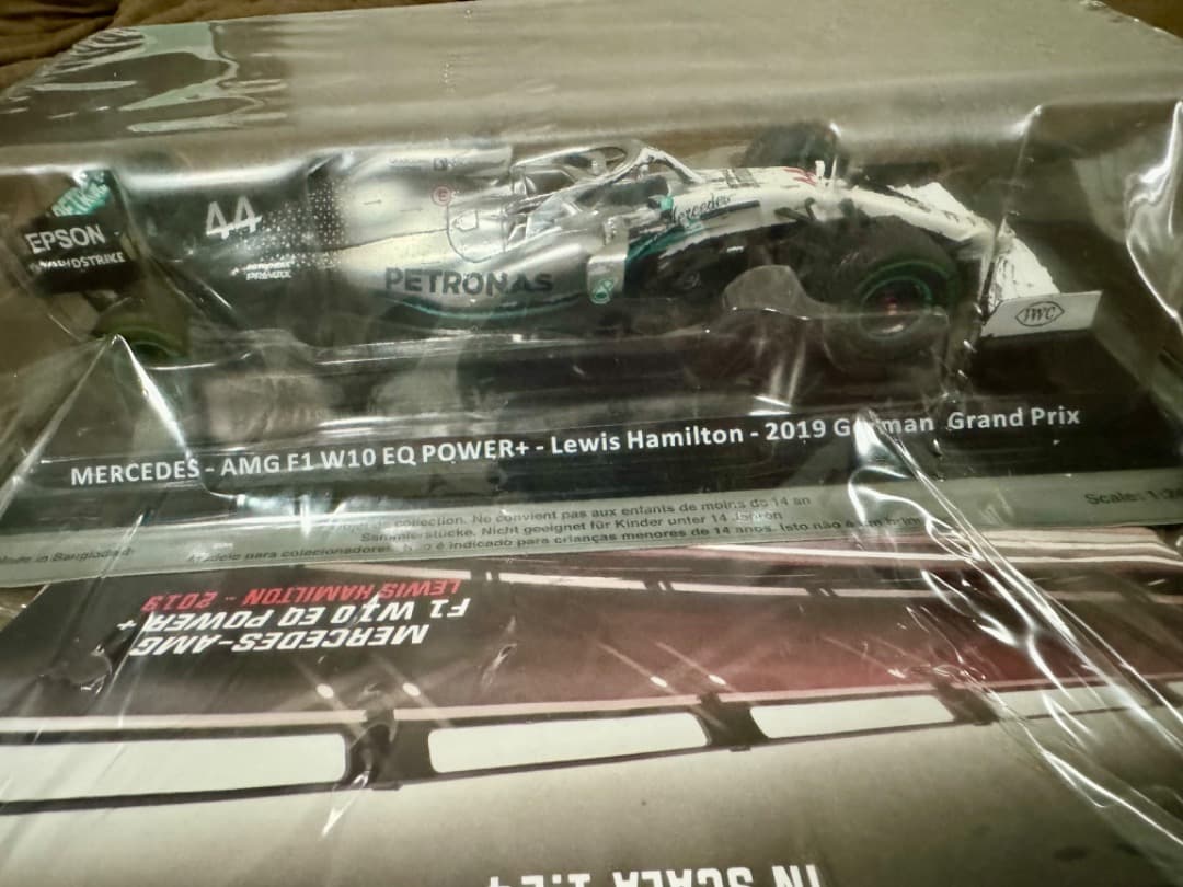 日本未発売　ビッグスケールF1 メルセデスAMG F1 W10 EQ POWER