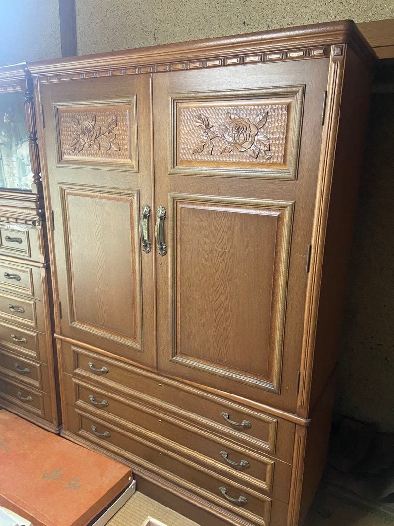 木製和風タンス 花彫刻付き