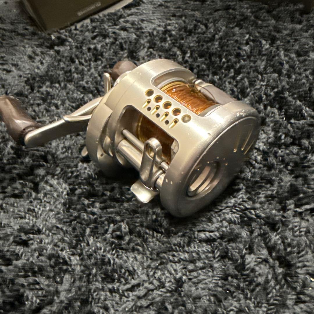 SHIMANO CALCUTTA CONQUEST 200DC カルカッタ