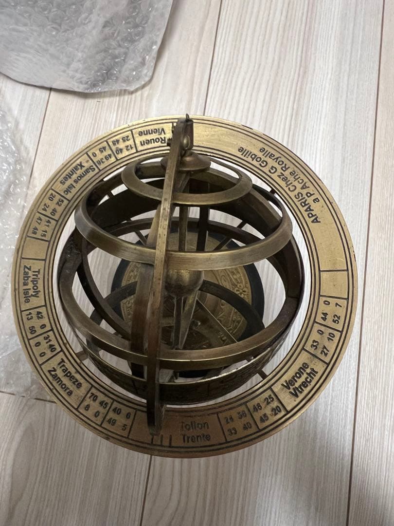 真鍮製 天球儀 アンティーク家具 真鍮製の回転式天球儀
