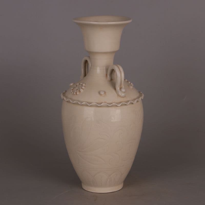 宋定窯刻花卉鼓釘両耳瓶 景徳鎮 陶磁器 装飾品 現代工芸品 美術品 置物